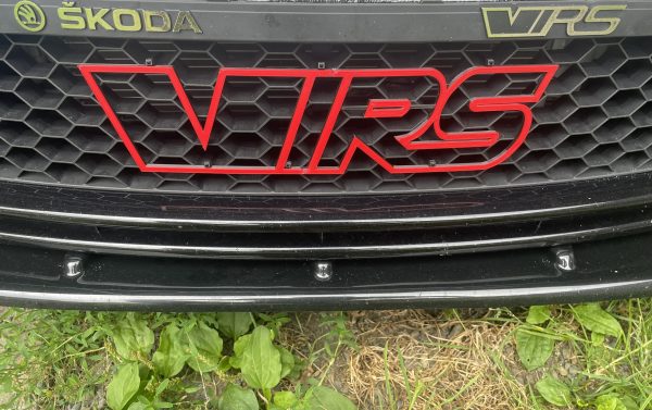 Siglă  Skoda VRS  bară față