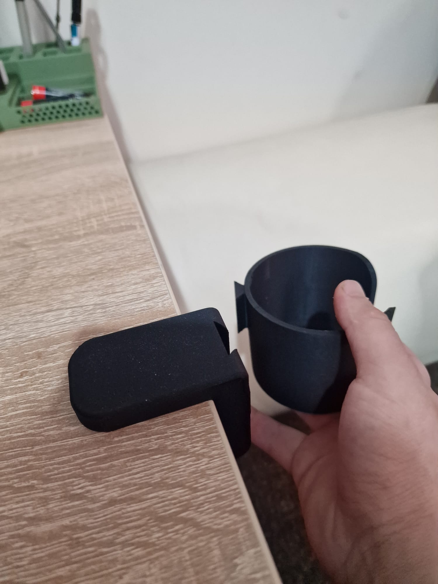 Paharul tău în siguranță, oriunde! Suportul de masă perfect suport pahare birou - imagine 9