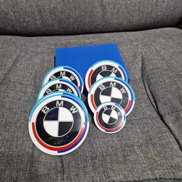 Sigle/embleme BMW  Model Aniversar Black  Negru (Capota/portbagaj/jante/roti/volan)